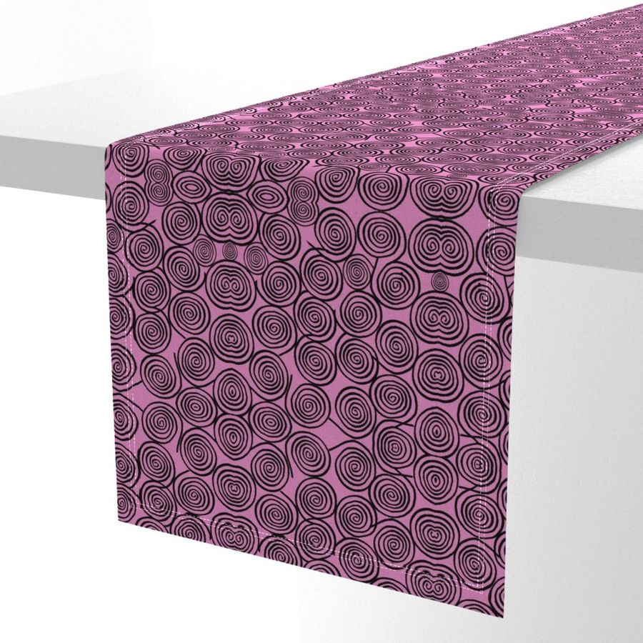 HOME_GOOD_TABLE_RUNNER