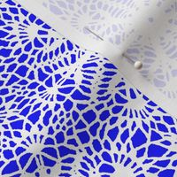 wrap_paper_crocus_snowflake_white_royal_blue