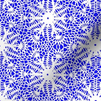 wrap_paper_crocus_snowflake_white_royal_blue