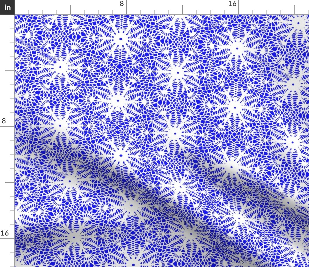 wrap_paper_crocus_snowflake_white_royal_blue