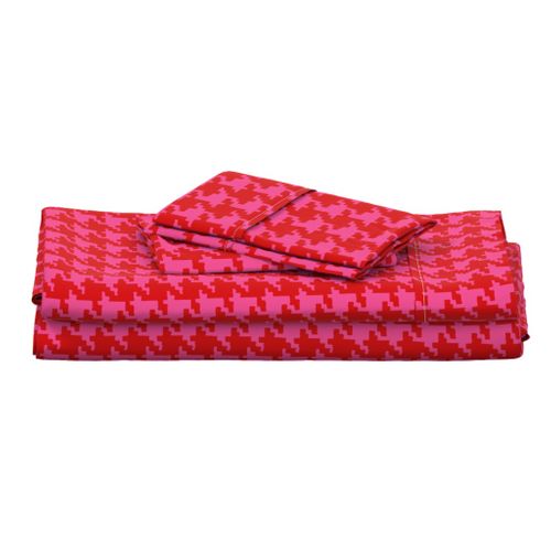 red_and_pink houndstooth for Christmas