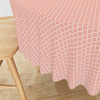 Quatrefoil lattice in pale salmon coral pink