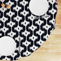 ikat offset- diamond -blk &white