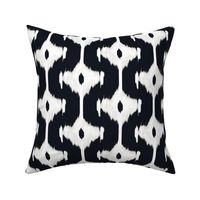 ikat offset- diamond -blk &white