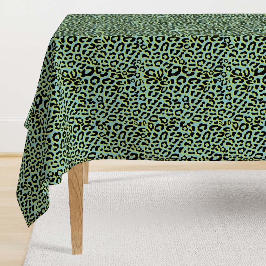 Pop Leopard on pistache