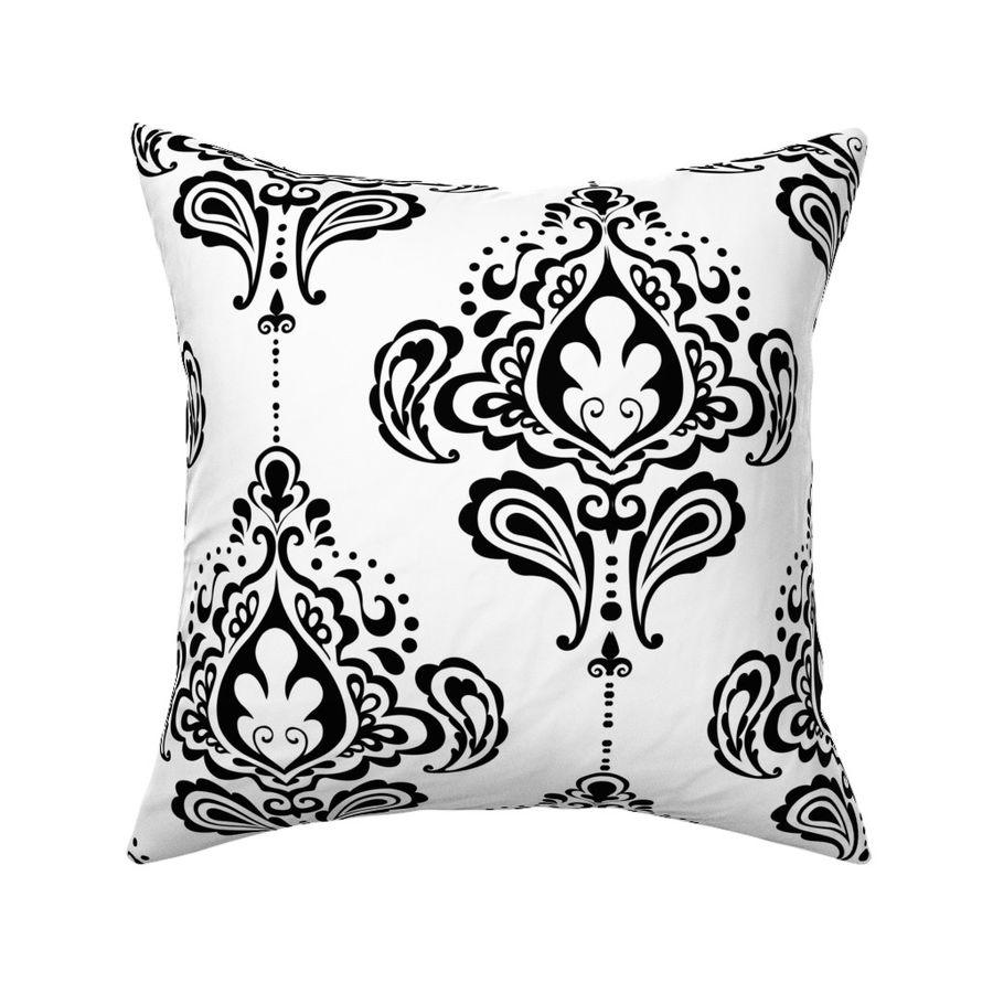 HOME_GOOD_SQUARE_THROW_PILLOW