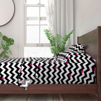 Heart & Chevron - Black/Pink