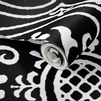 Lace Medallion ~ Black and White