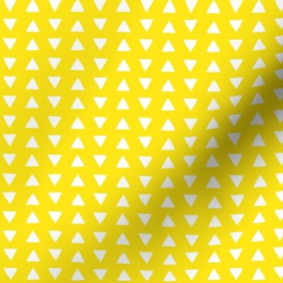 hand drawn triangles yellow // small