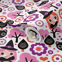 Little kittens and witch halloween pattern