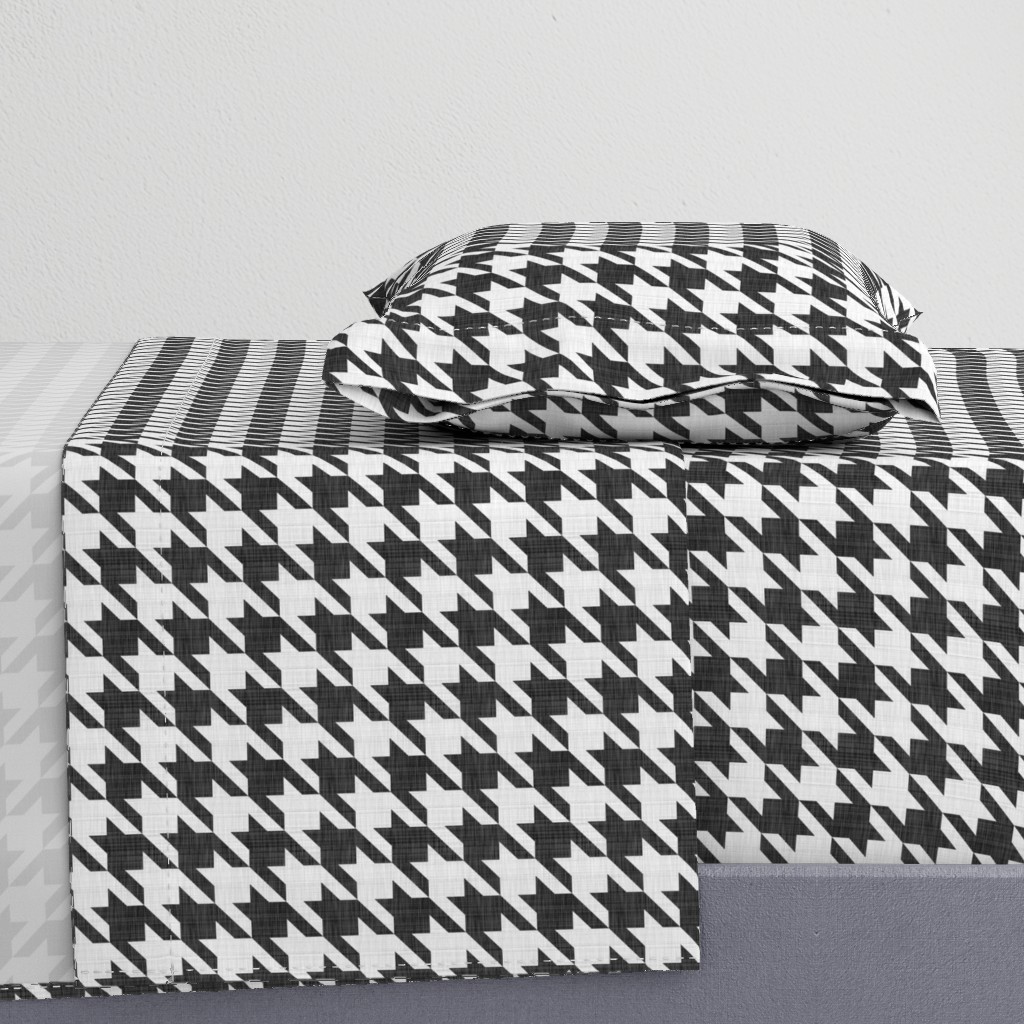 Linen Luxe ~ The Houndstooth Check ~ Black and White