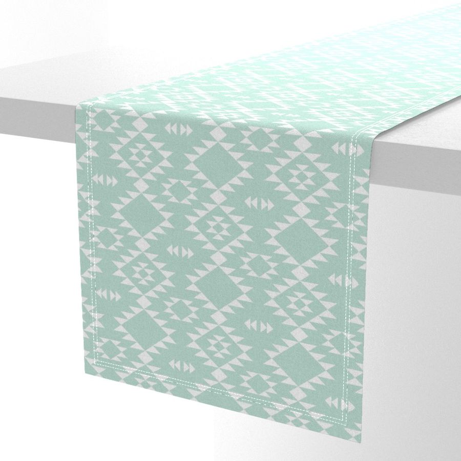 HOME_GOOD_TABLE_RUNNER