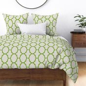 Quatrefoil- Apple/Linen-Large