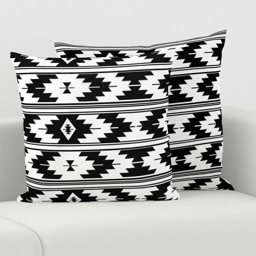 HOME_GOOD_SQUARE_THROW_PILLOW