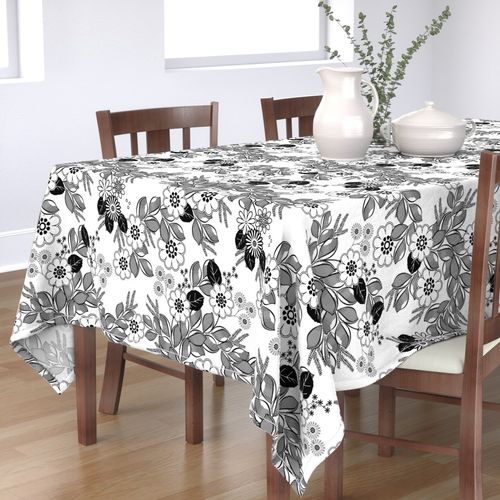 HOME_GOOD_RECTANGULAR_TABLE_CLOTH