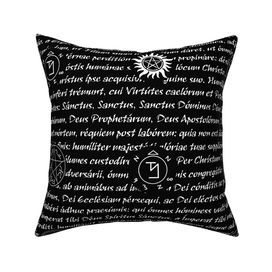 HOME_GOOD_SQUARE_THROW_PILLOW