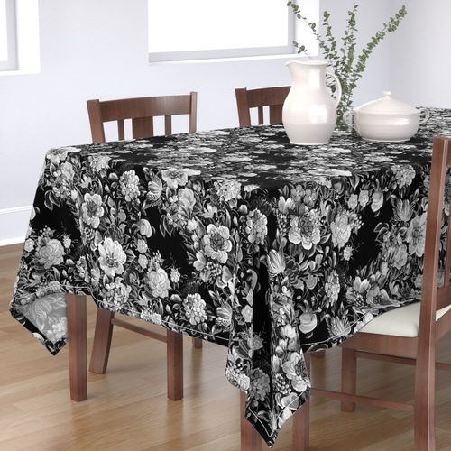 HOME_GOOD_RECTANGULAR_TABLE_CLOTH