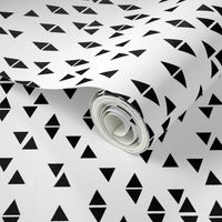 Triangles Coordinate - White/Black by Andrea Lauren