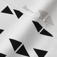 Triangles Coordinate - White/Black by Andrea Lauren