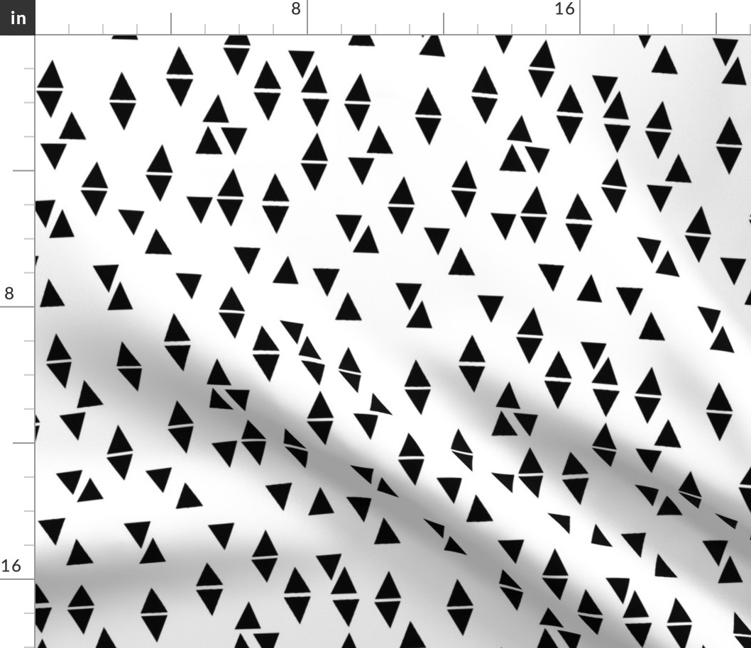 Triangles Coordinate - White/Black by Andrea Lauren