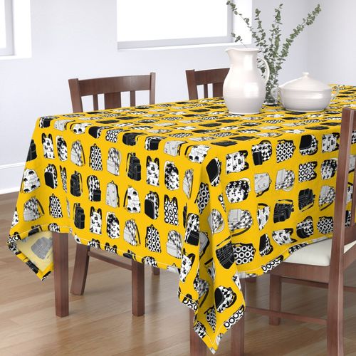 HOME_GOOD_RECTANGULAR_TABLE_CLOTH