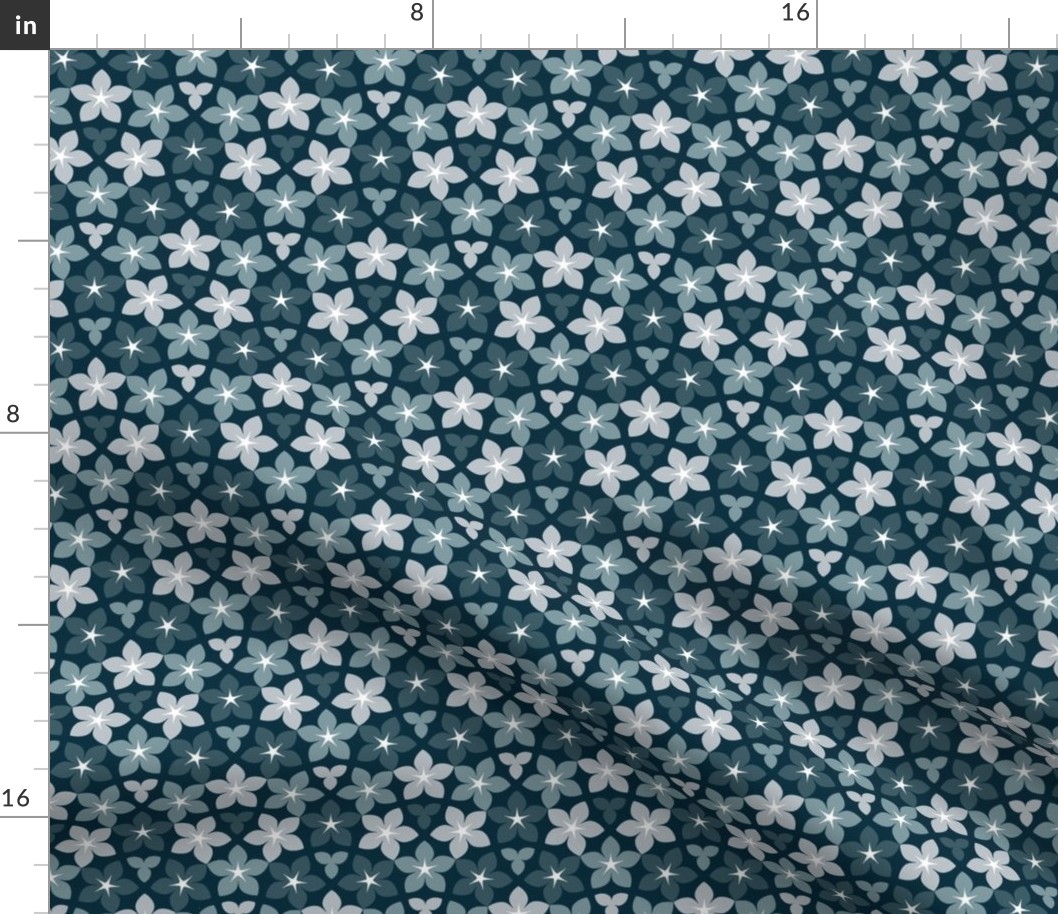 03400594 : U53floral : spoonflower0220