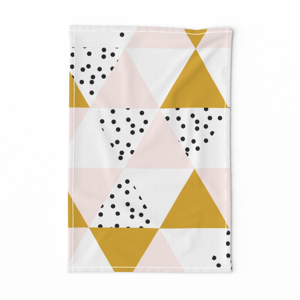 triangle wholecloth // pale pink + gold + b/w dots