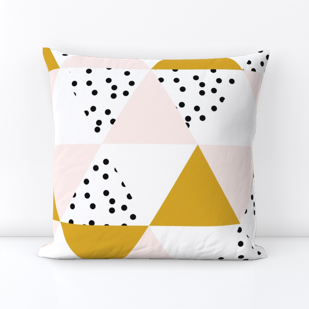 triangle wholecloth // pale pink + gold + b/w dots