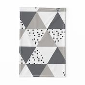 triangle wholecloth // charcoal + gray+ b/w dots