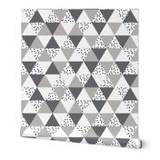 triangle wholecloth // charcoal + gray+ b/w dots