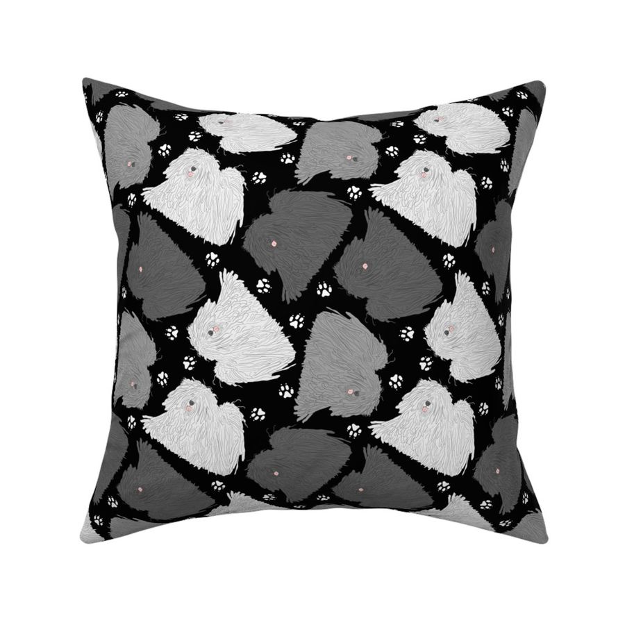 HOME_GOOD_SQUARE_THROW_PILLOW