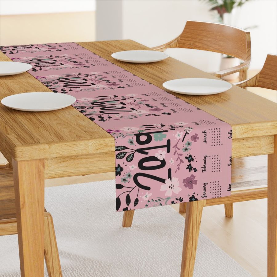 HOME_GOOD_TABLE_RUNNER