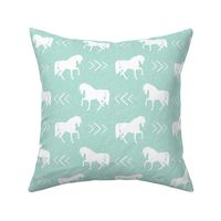 horse mint linen