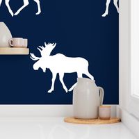 Moose // white on navy