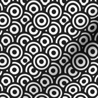 Black and White Circles