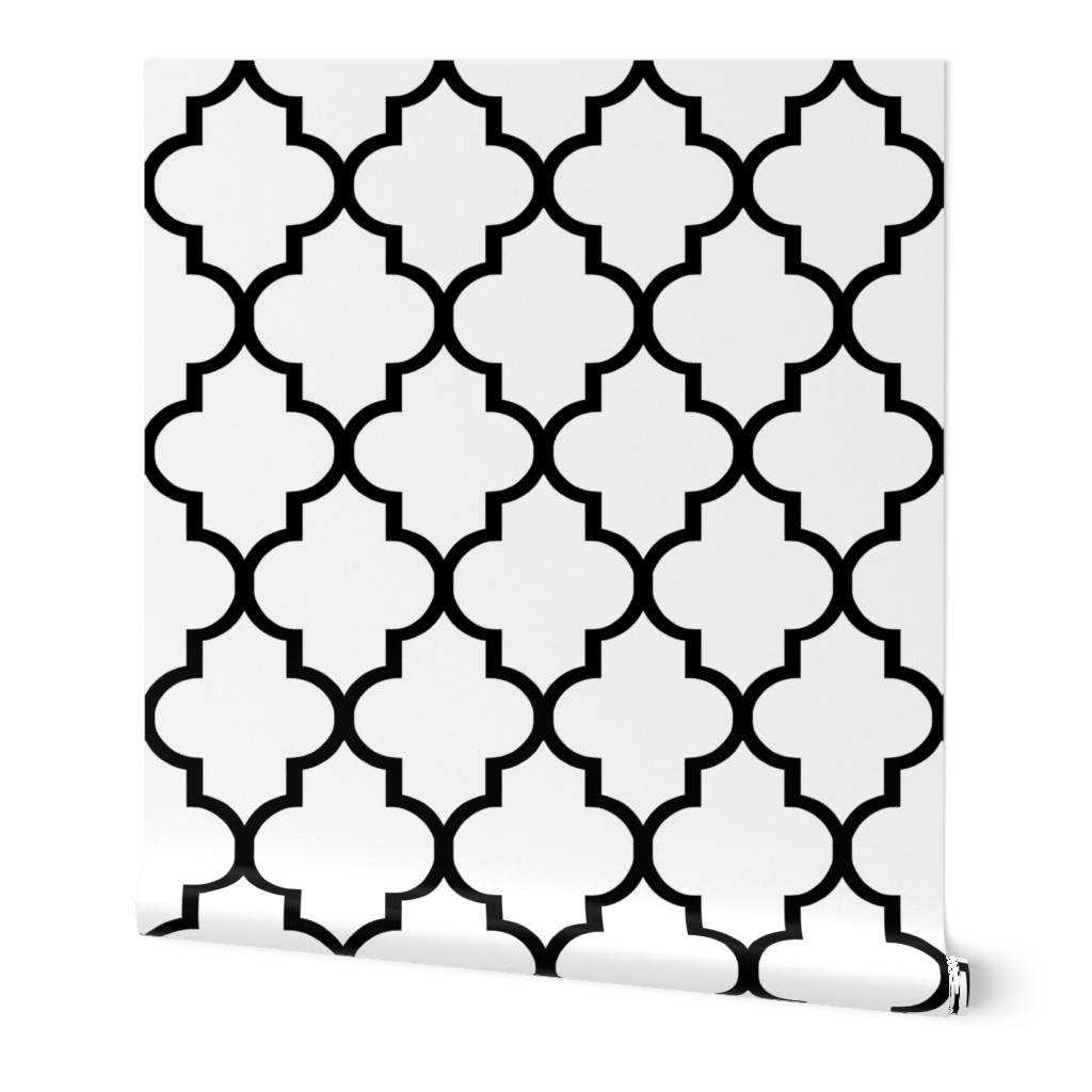 Large Scale Black and White Quatrefoil