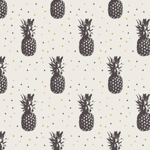 Pineapples // neutral