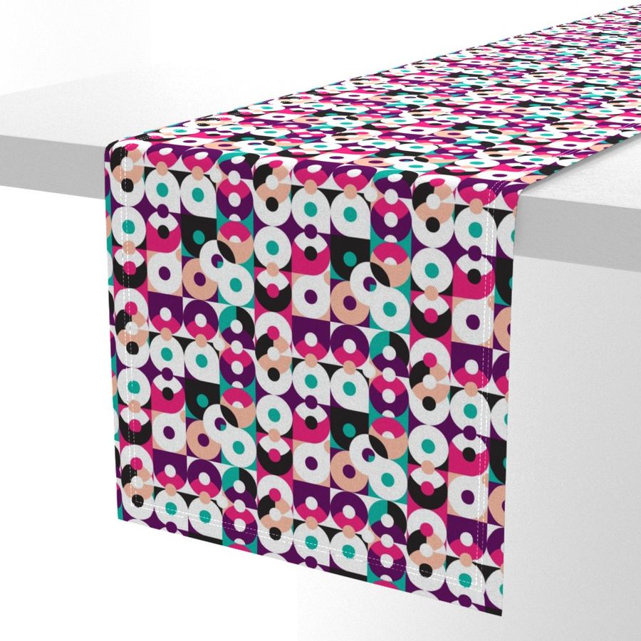 HOME_GOOD_TABLE_RUNNER