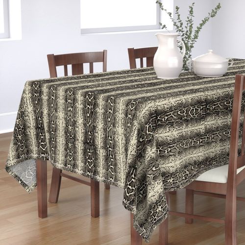 HOME_GOOD_RECTANGULAR_TABLE_CLOTH