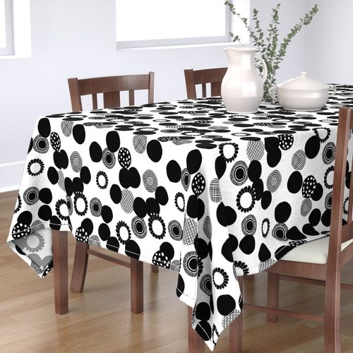 HOME_GOOD_RECTANGULAR_TABLE_CLOTH