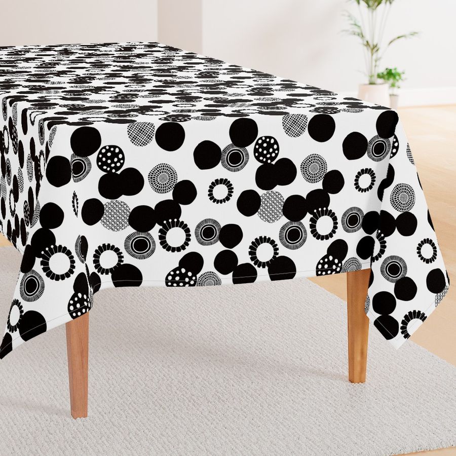 HOME_GOOD_RECTANGULAR_TABLE_CLOTH