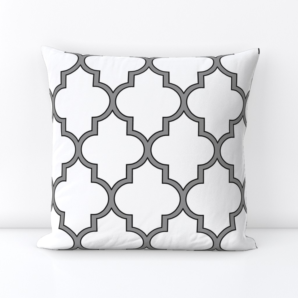 Moroccan Outline Quatrefoil in Black and Cashmere