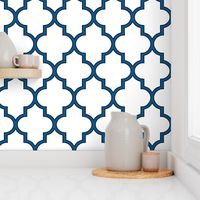 Moroccan Outline Quatrefoil in Navy and Black