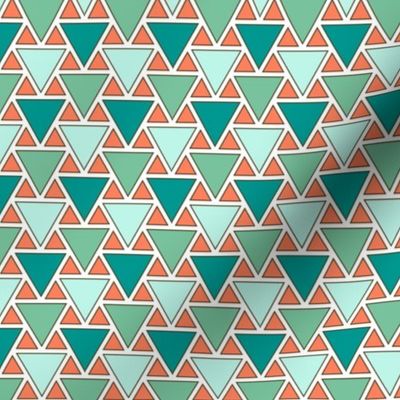 03894231 : triangle2to1 : spoonflower0252