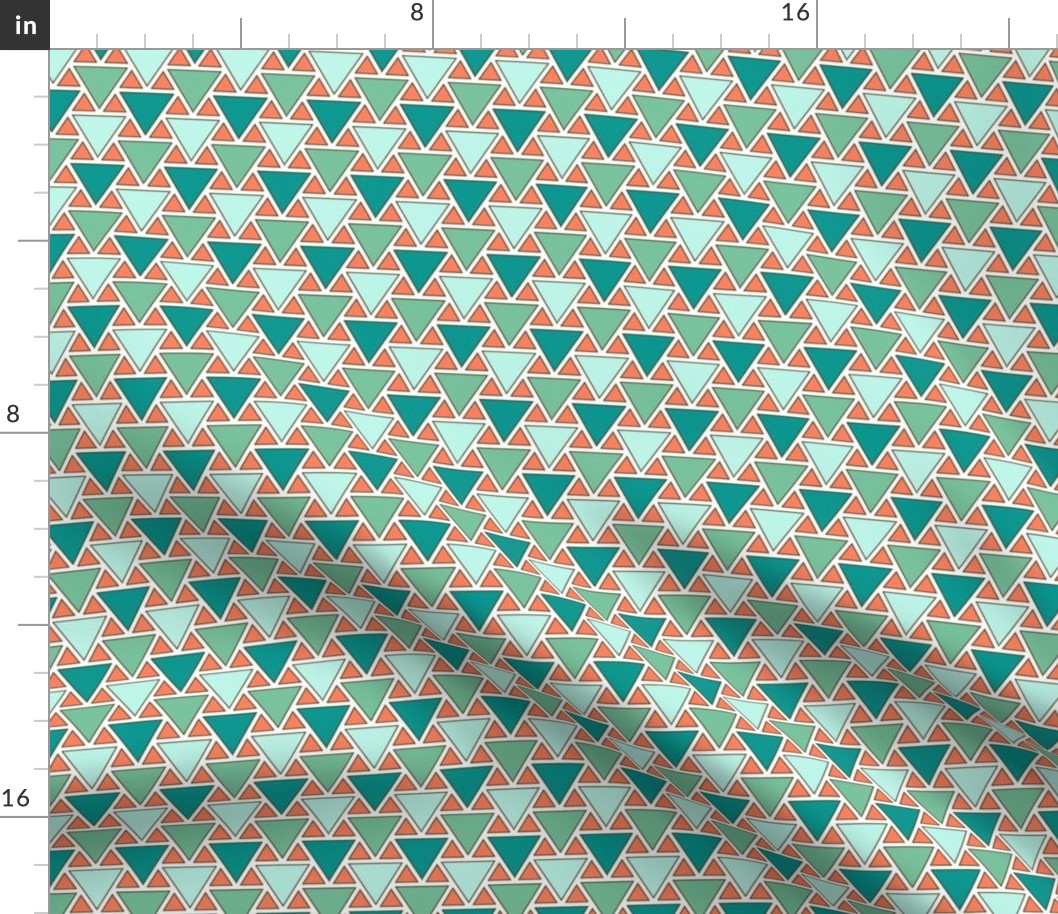 03894231 : triangle2to1 : spoonflower0252