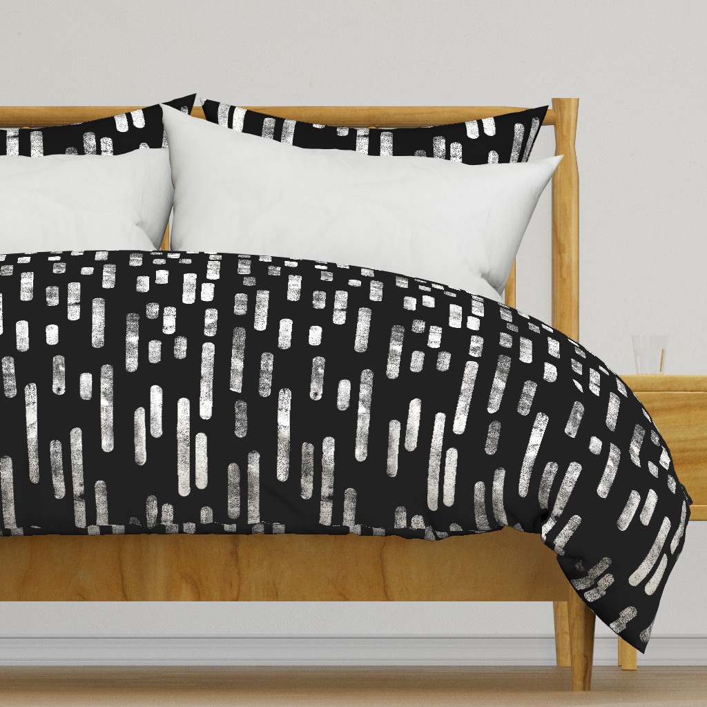 White on Black | Large Scale Inky Rounded Lines Pattern