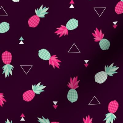Geometric pineapple fruit hot tropical summer print in pink