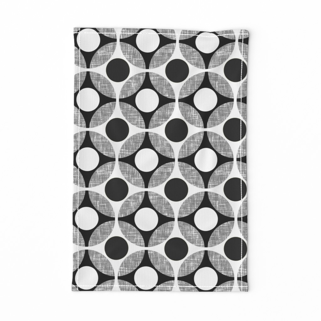 UK Mod Geometric in black + white (JUMBO) by Su_G_©SuSchaefer