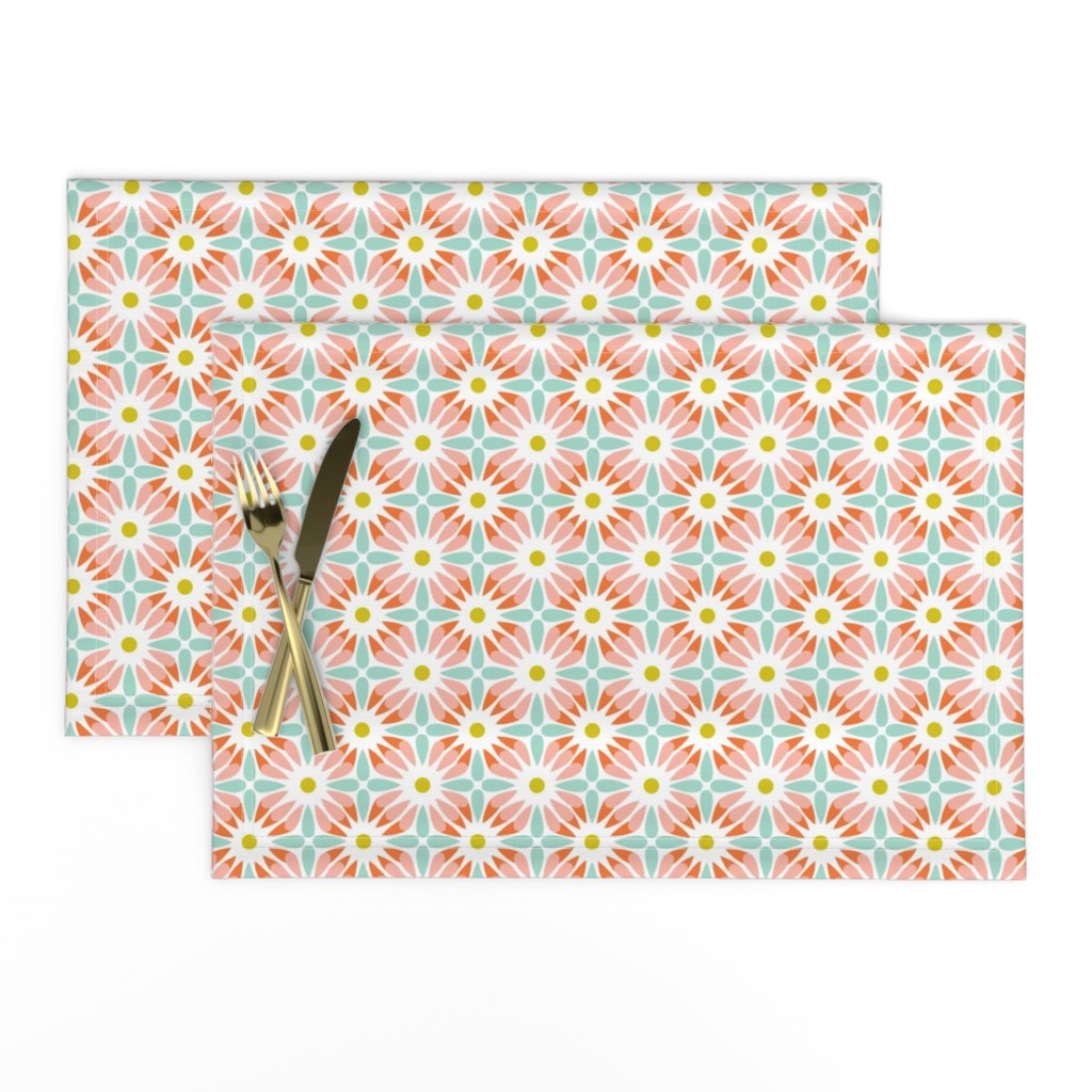 Crazy Daisy - Retro Floral Geometric Regular Scale