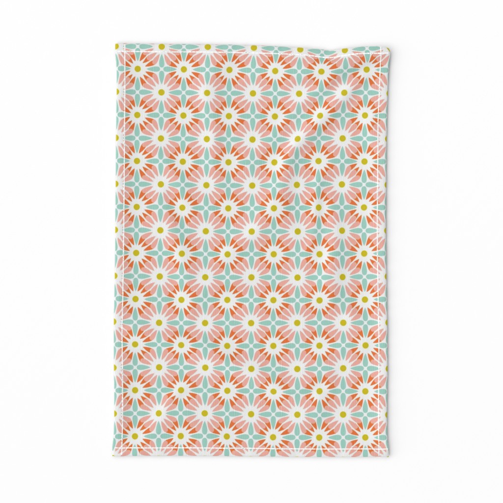 Crazy Daisy - Retro Floral Geometric Regular Scale